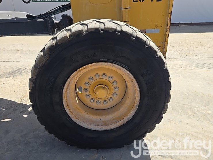 2012-deere-670gp-image-11