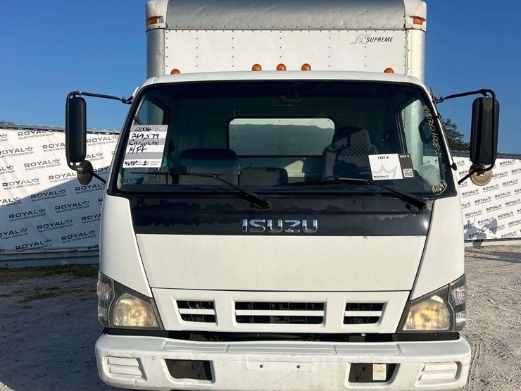 2006-isuzu-npr-image-22
