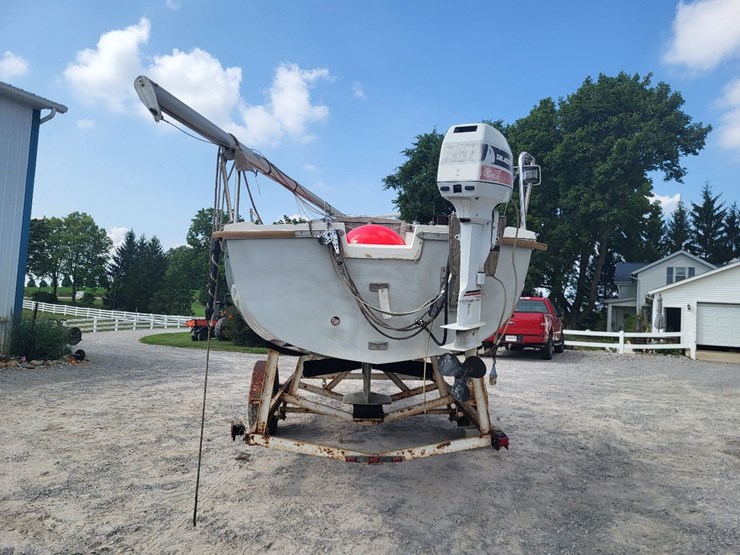 capri-sailboat-w/-single-axle-bumper-trailer-and-johnson-sailmaster-motor-image-4