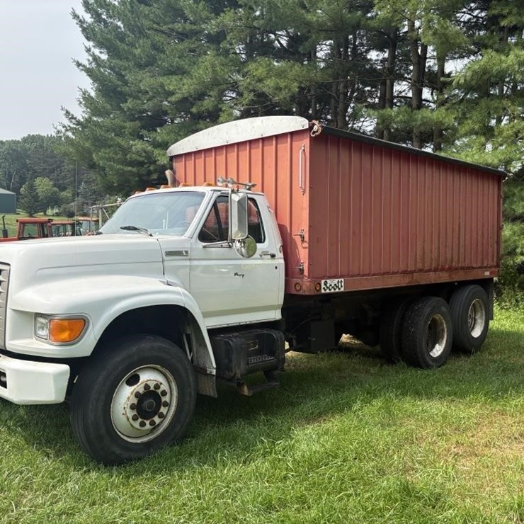 1995 FORD 8000