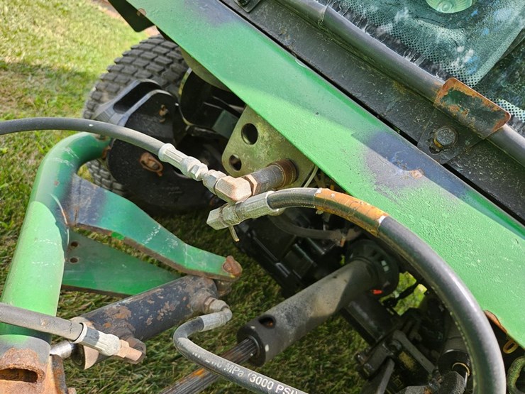 2011-john-deere-1445-image-14