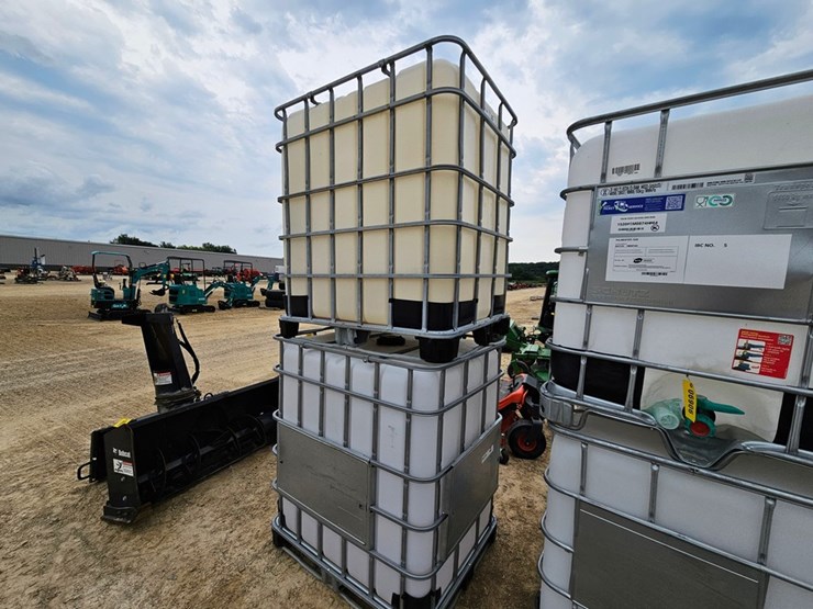 #6907-•-330-gallon-oil-cage-totes-image-2