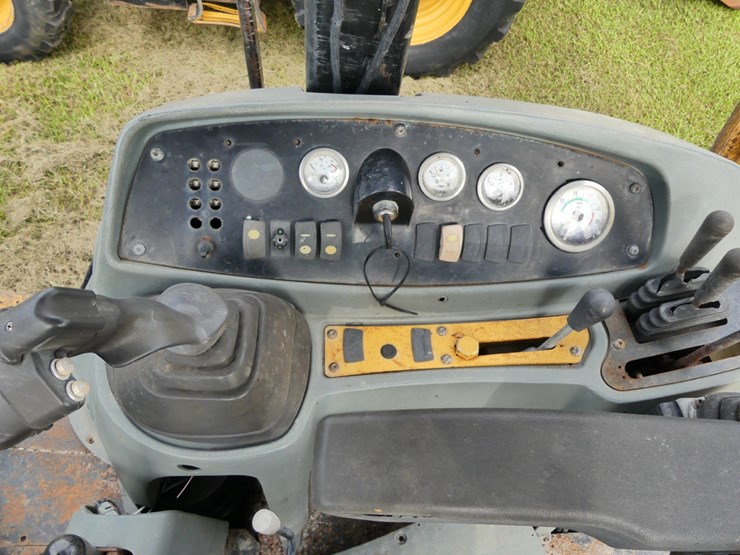 caterpillar-420d-image-21