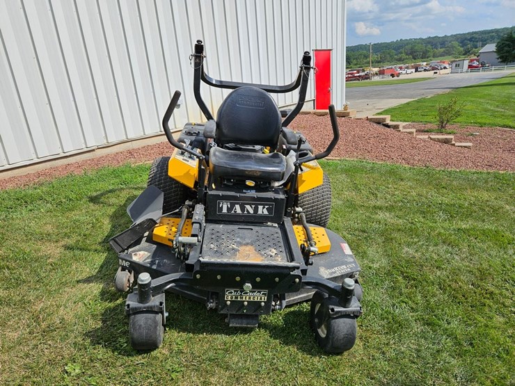 #6889-•-cub-cadet-"-the-tank"-zero-turn-mower-image-8