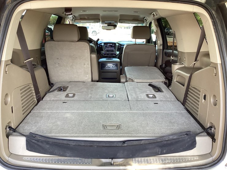 2017-chevrolet-tahoe-image-26