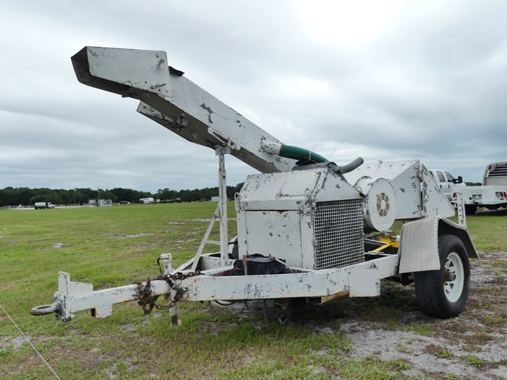 2010-altec-wood-chipper-image-1