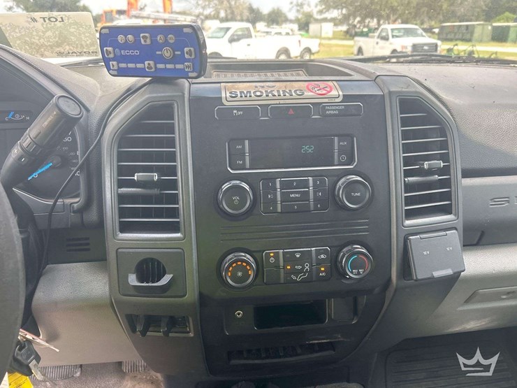 2017-ford-f550-image-14