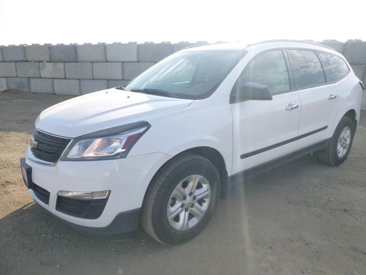 2015-chevrolet-traverse-image-2