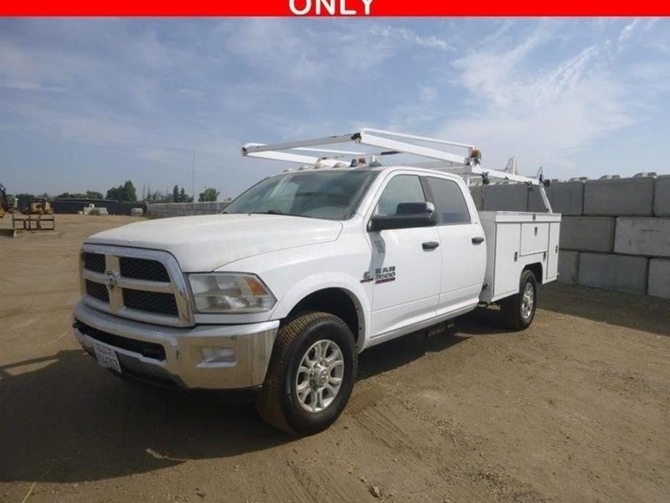 2016-dodge-ram-3500-image-1