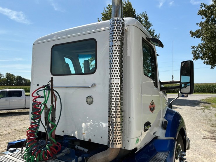 2018-kenworth-t680-image-40