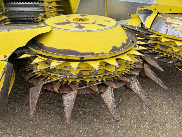 2005-john-deere-7400-image-56
