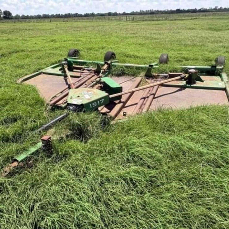 JOHN DEERE 1517