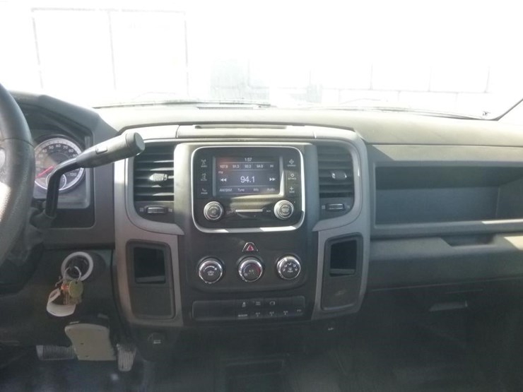 2016-dodge-3500-image-12