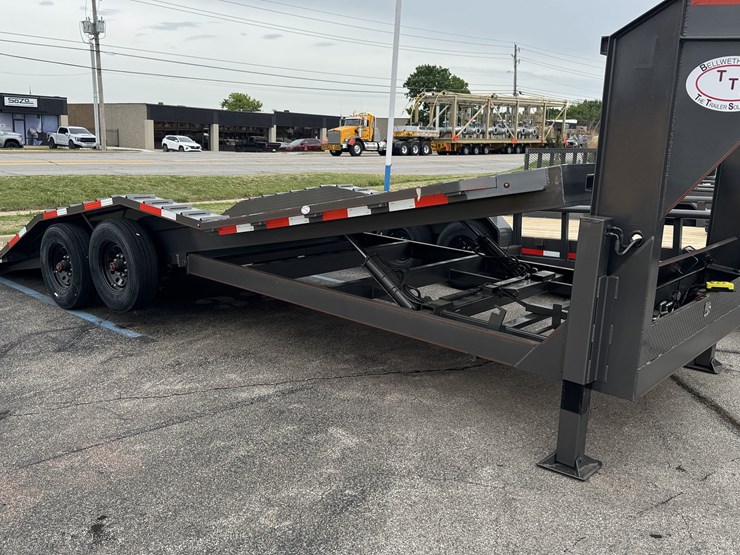 2026-bellwether-premier-8.5'x24'-hyd-tilt-gooseneck-trailer-image-15
