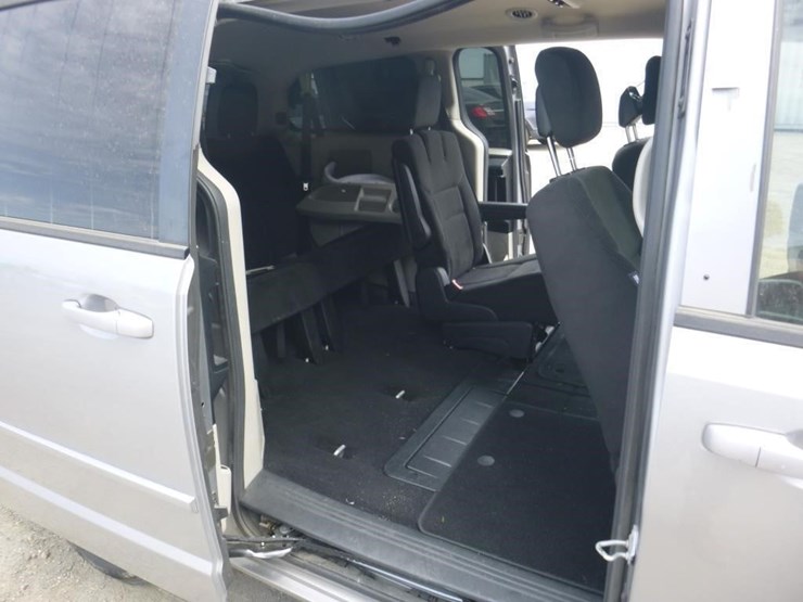 2017-dodge-grand-caravan-image-8