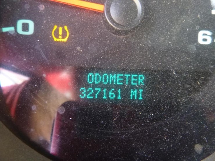 2009-chevrolet-3500-image-17