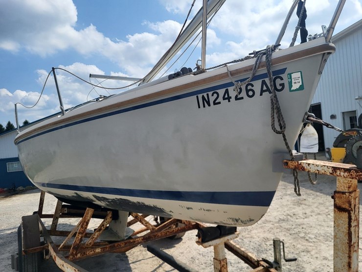 capri-sailboat-w/-single-axle-bumper-trailer-and-johnson-sailmaster-motor-image-37