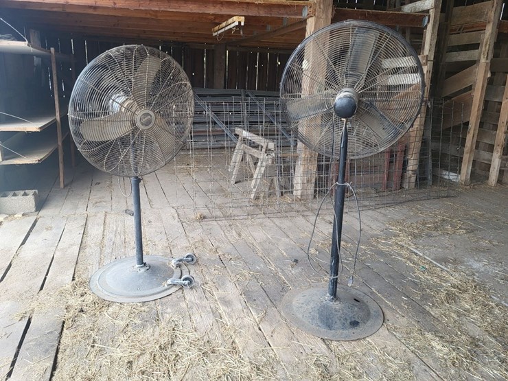 (2)-32"-livestock-fans-w/stands-and-electric-motor-image-1