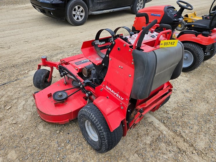 gravely-prostance-52-image-3