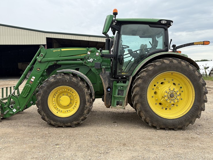 2023-john-deere-6r-155-image-2