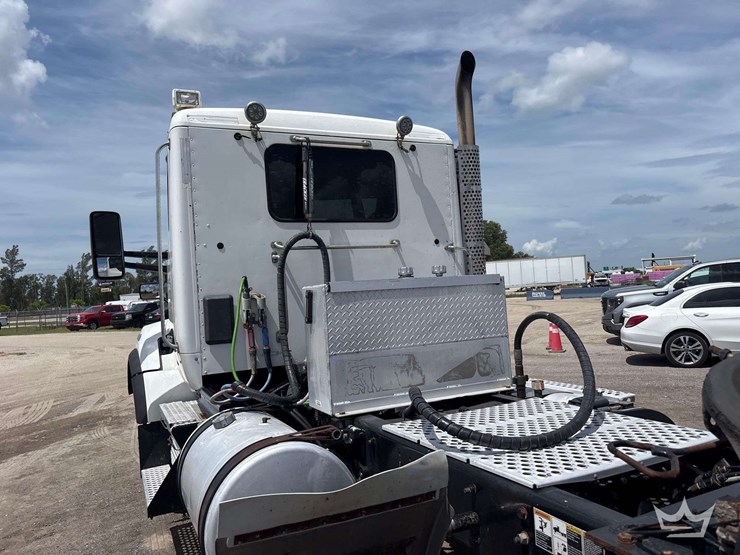 2019-kenworth-t880-image-13