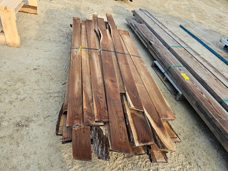 #207-•-1"-thick-walnut-lumber-image-2