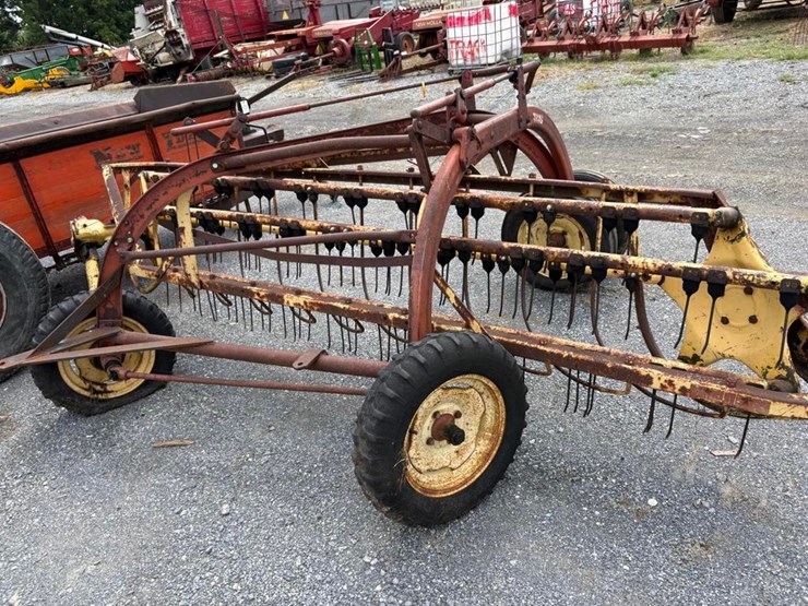 new-holland-258-image-4