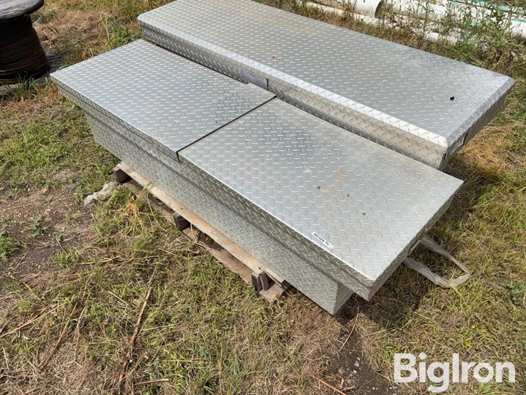 adrian-steel-aluminum-diamond-tread-toolboxes-image-9