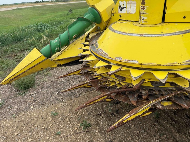 2005-john-deere-7400-image-16