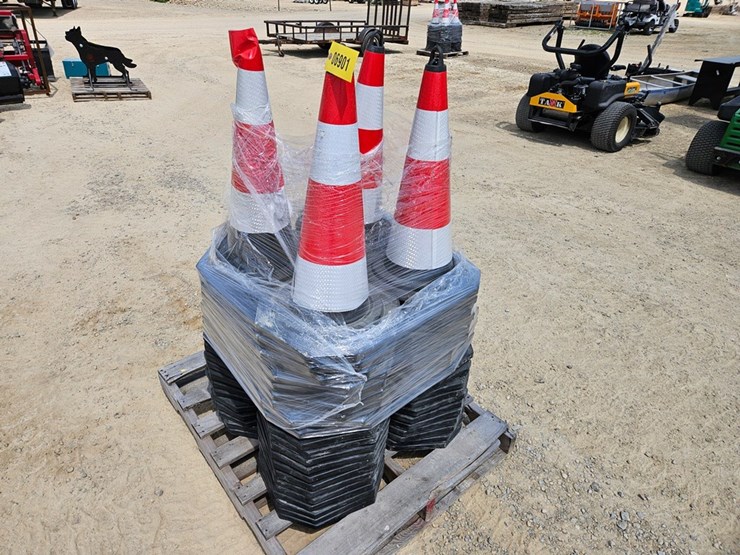 #6901-•-new-agrotk-traffic-cones-image-1