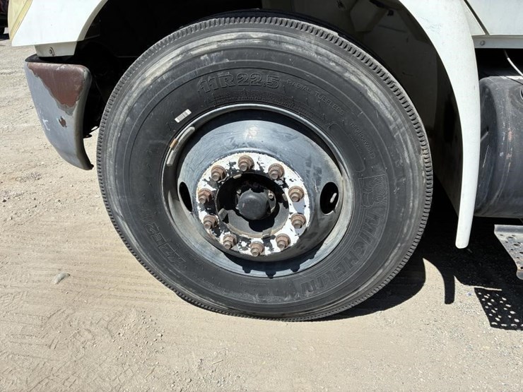 2003-international-durastar-4300-image-6