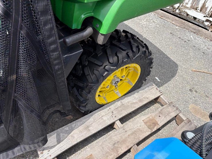 john-deere-gator-image-9