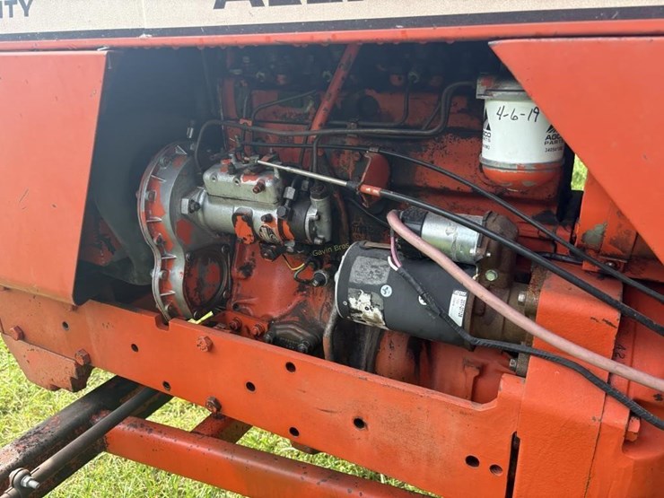 allis-chalmers-170-tractor-image-13