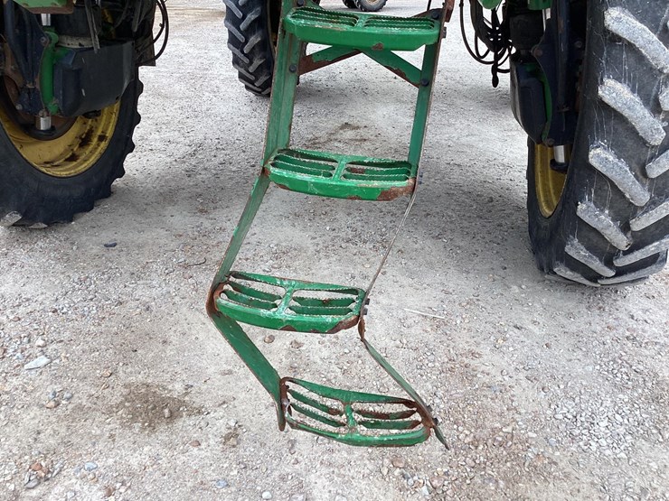 2020-john-deere-r4045-image-14