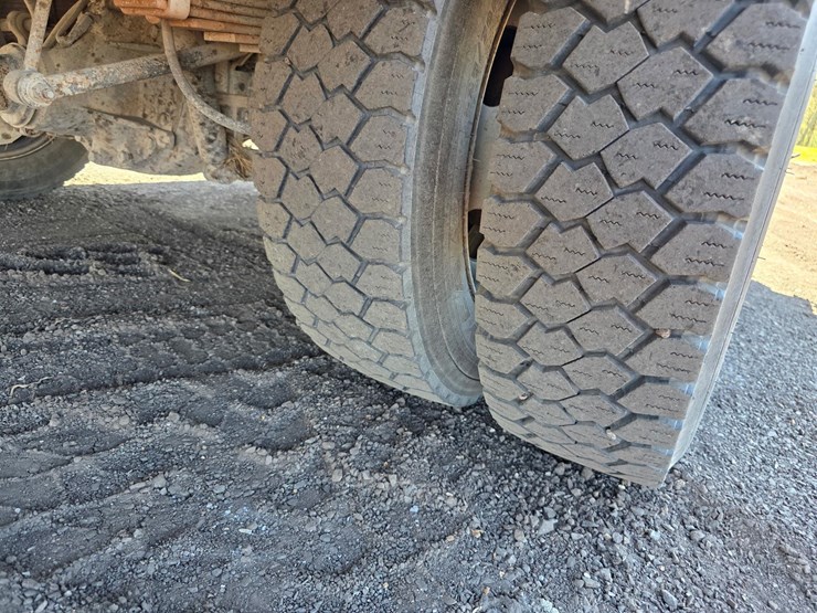 f450-utility-service-truck-image-19