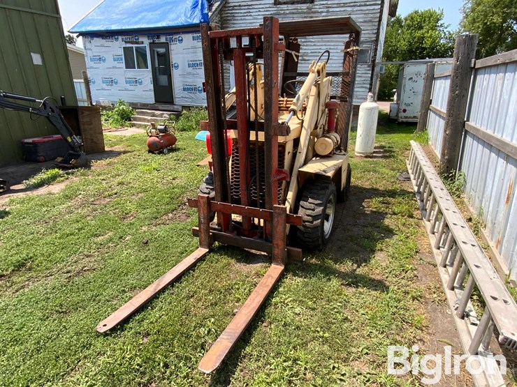 mobility-12812w-forklift-image-1