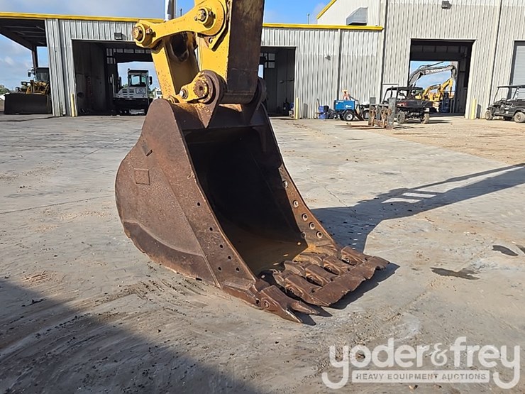 2019-caterpillar-336-image-20