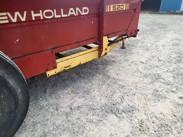 new-holland-520-image-32