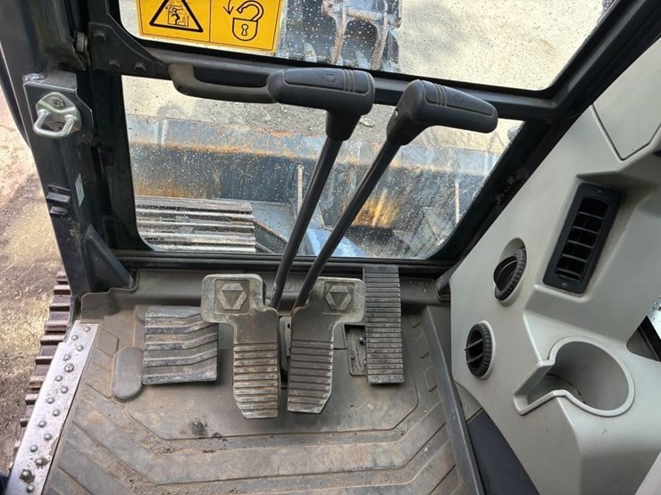2023-xcmg-xe155ucr-hydraulic-excavator-image-21