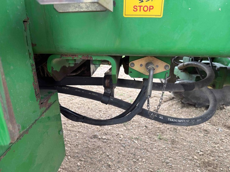 2005-john-deere-7400-image-35