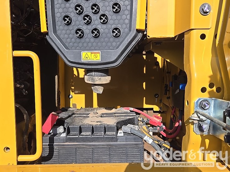 2019-caterpillar-336-image-31