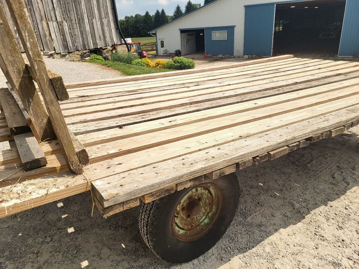 hay-wagon-w/running-gear-image-27