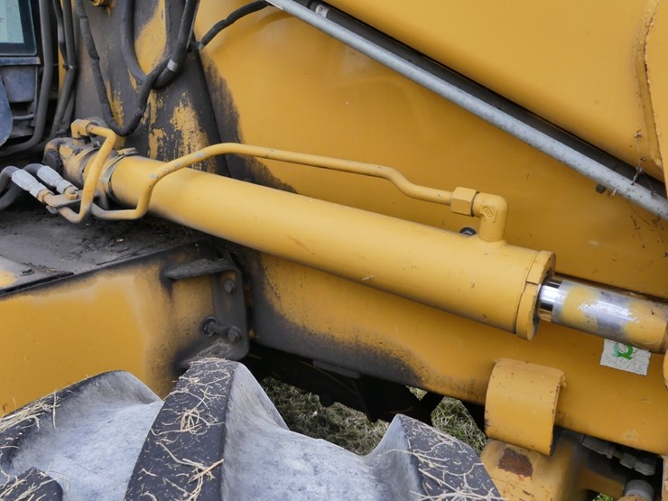 2004-caterpillar-416d-image-8