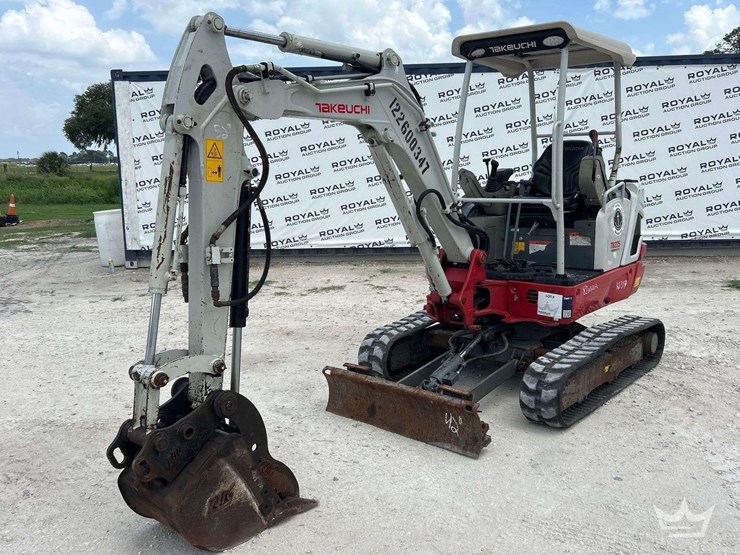 2022-takeuchi-tb225-image-1