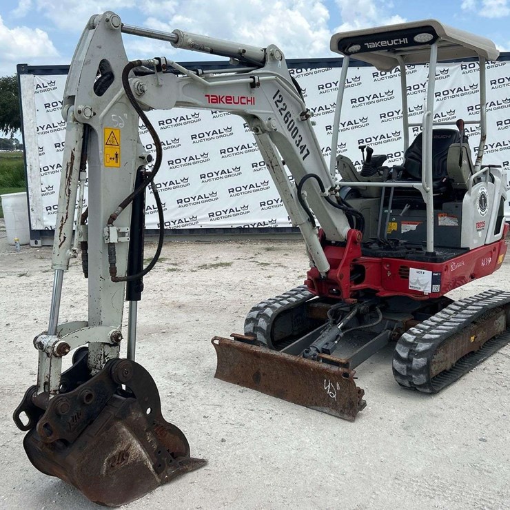 2022 TAKEUCHI TB225