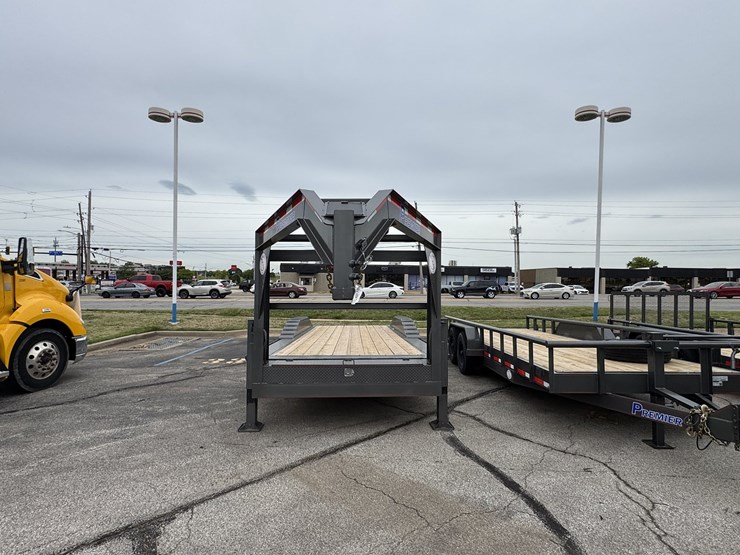 2026-bellwether-premier-8.5'x24'-hyd-tilt-gooseneck-trailer-image-11