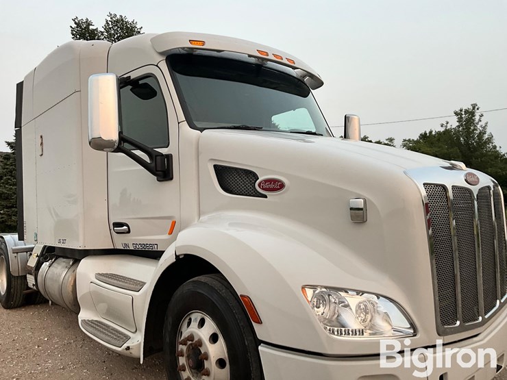 2016-peterbilt-579-image-10