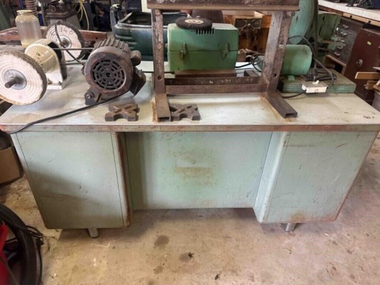 metal-desk-w/buffer-image-1