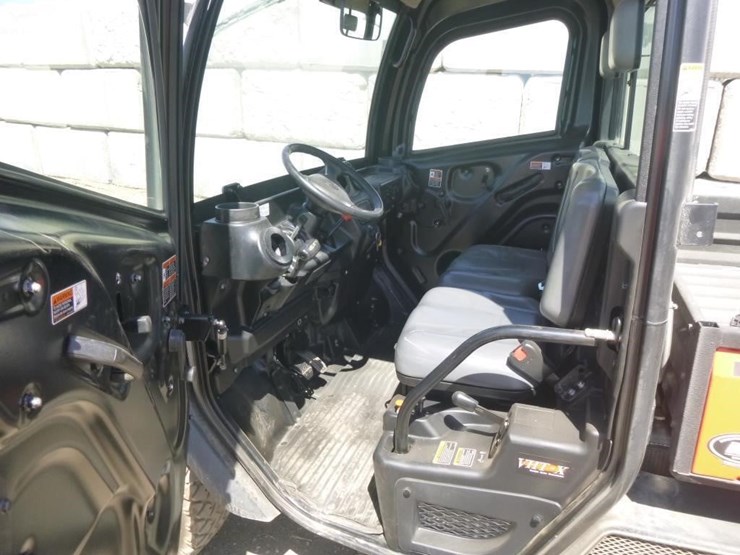 2023-kubota-rtv-x1100c-image-7