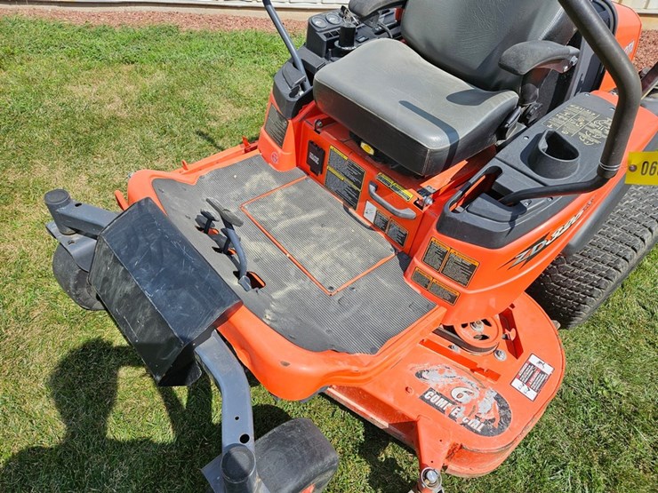 kubota-zd326s-image-12